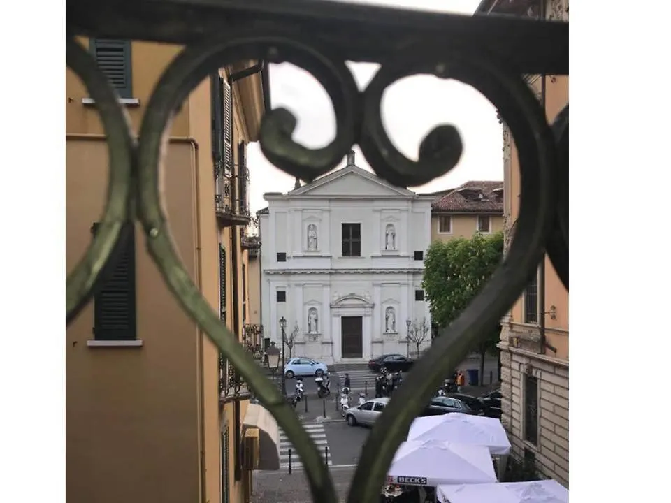 Palazzo Teatro Vecchio - Holiday Suites 萨罗 0*,  意大利