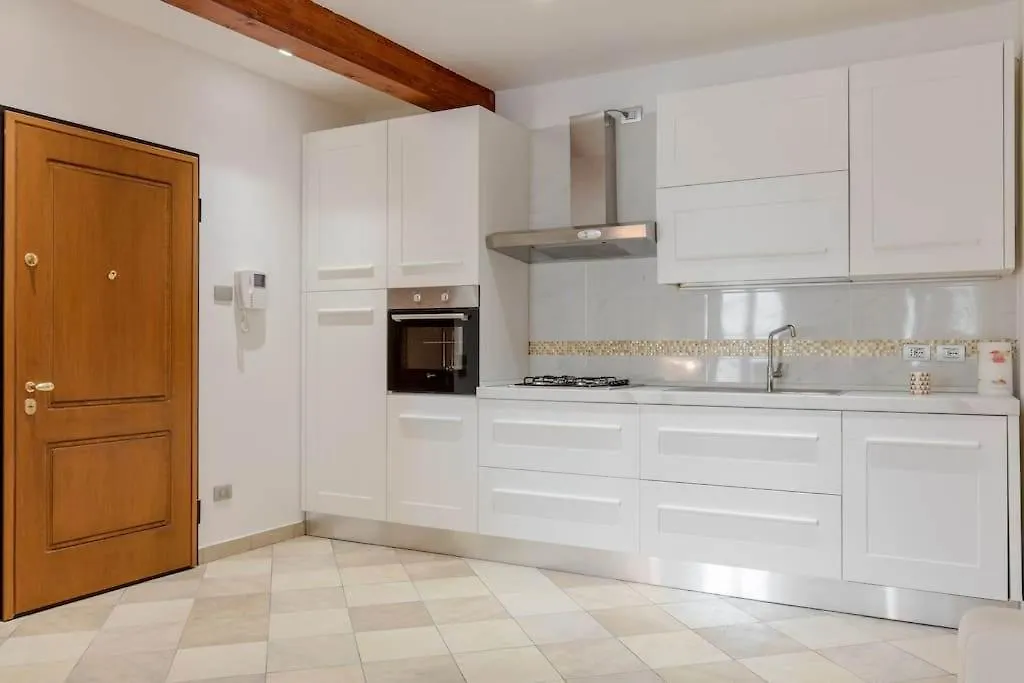 Palazzo Teatro Vecchio - Holiday Suites 萨罗 意大利